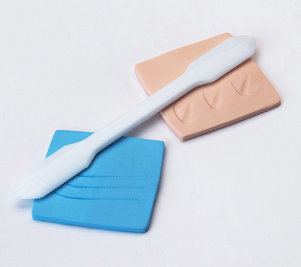 Set of 12 White Modeling Tools