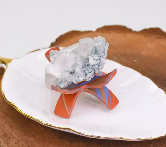 Sculpey Soufflé™ Tripod-Style Crystal Holder