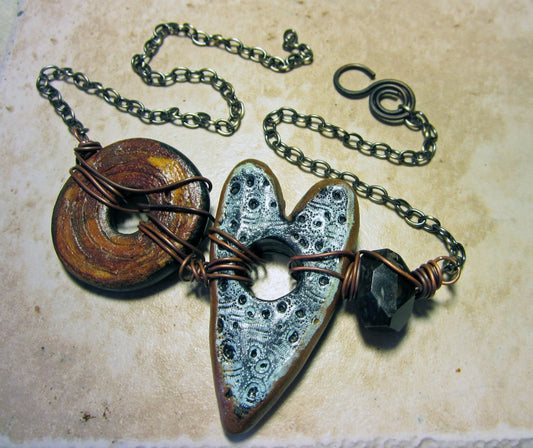 premo! Rustic Heart Choker