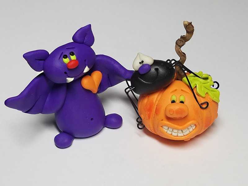Purple/Sweet Halloween Bat and Jack o’Lantern with Spider Friend – Sculpey