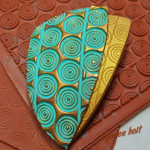 Souffle Stamped Vine Pendant