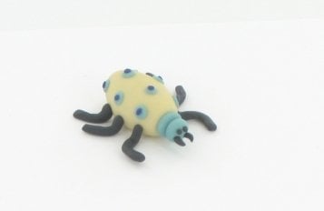Sculpey® III Glow Bug
