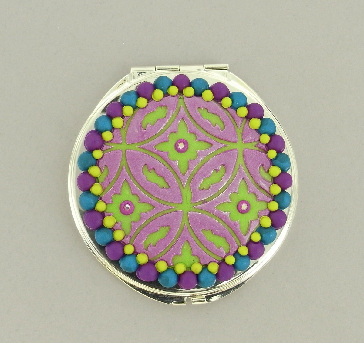 premo! Textured Tapestry Mirrored Compact