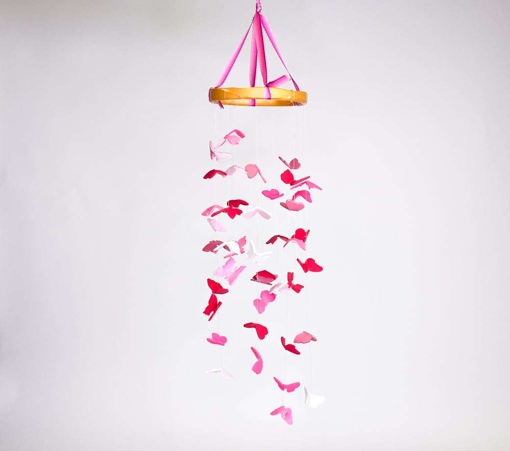 SIII Berry butterfly hanging decor