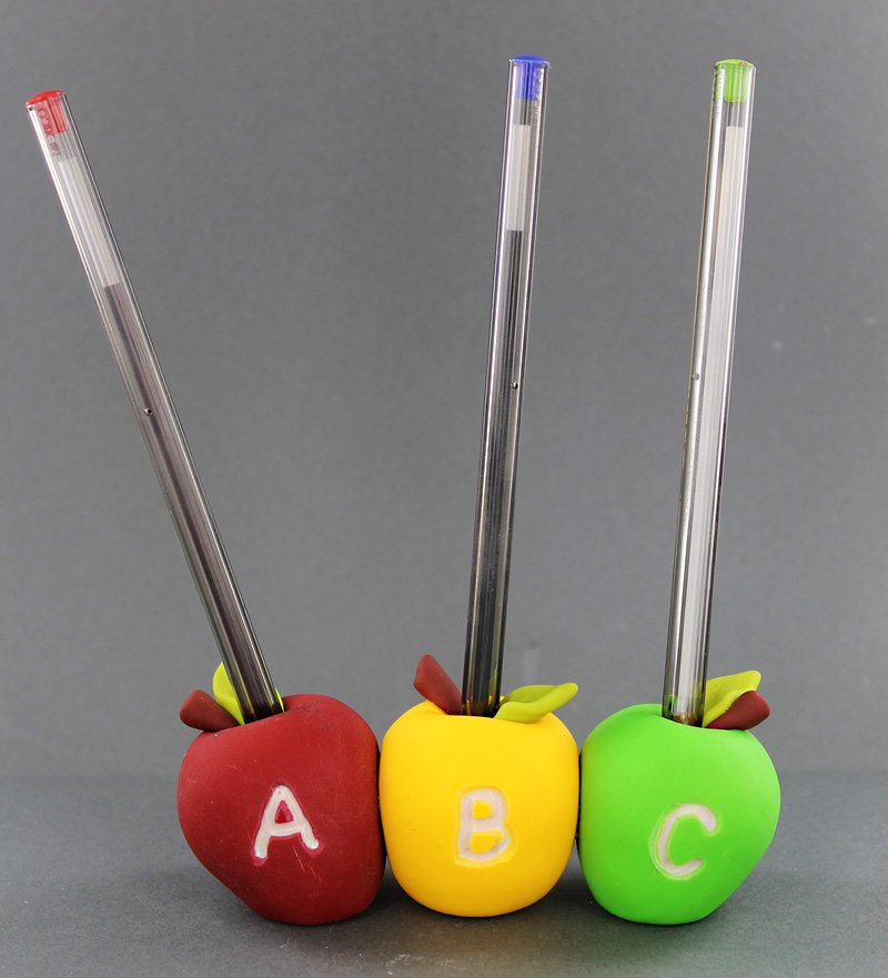 Sculpey III Teacher Gift - Apples Pen Holder