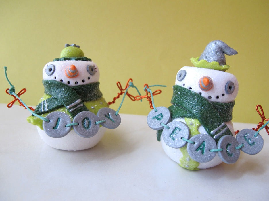 Sculpey Premo™ Peace and Joy Festive Snow Couple